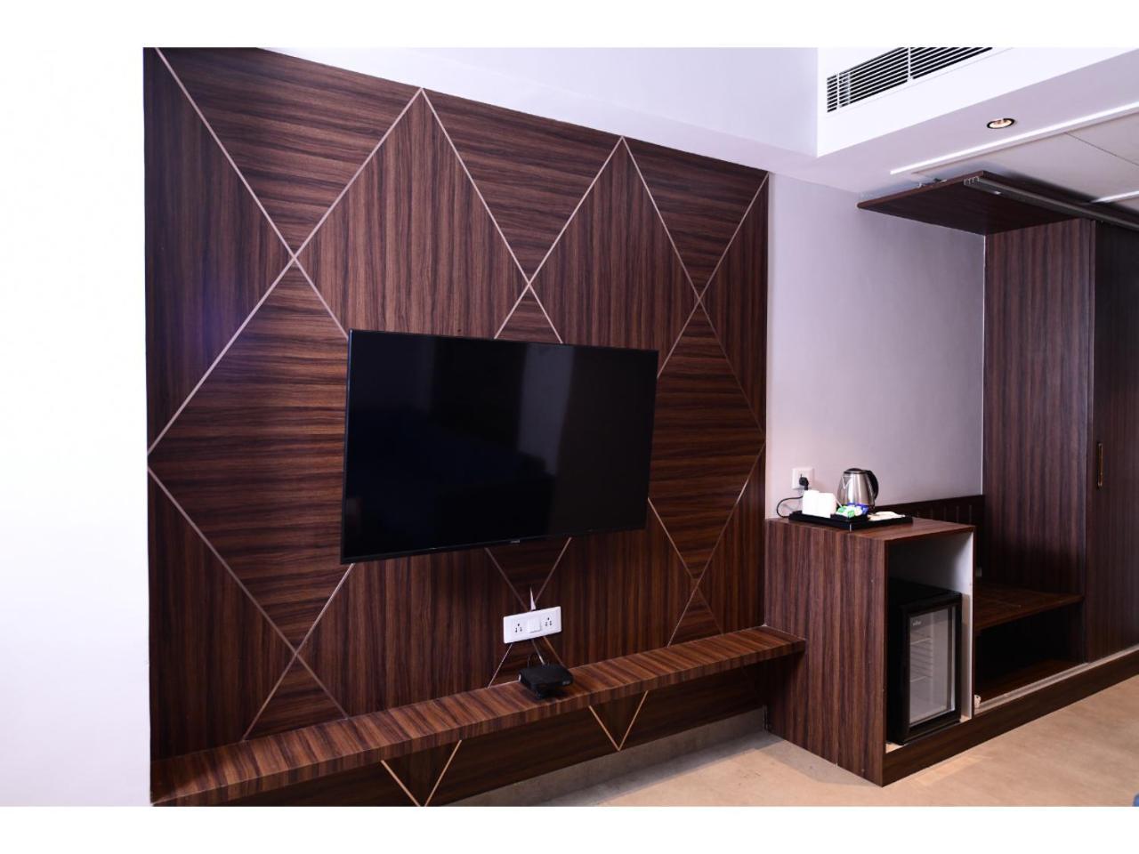 Belvedere Suites Greater Noida Exterior photo