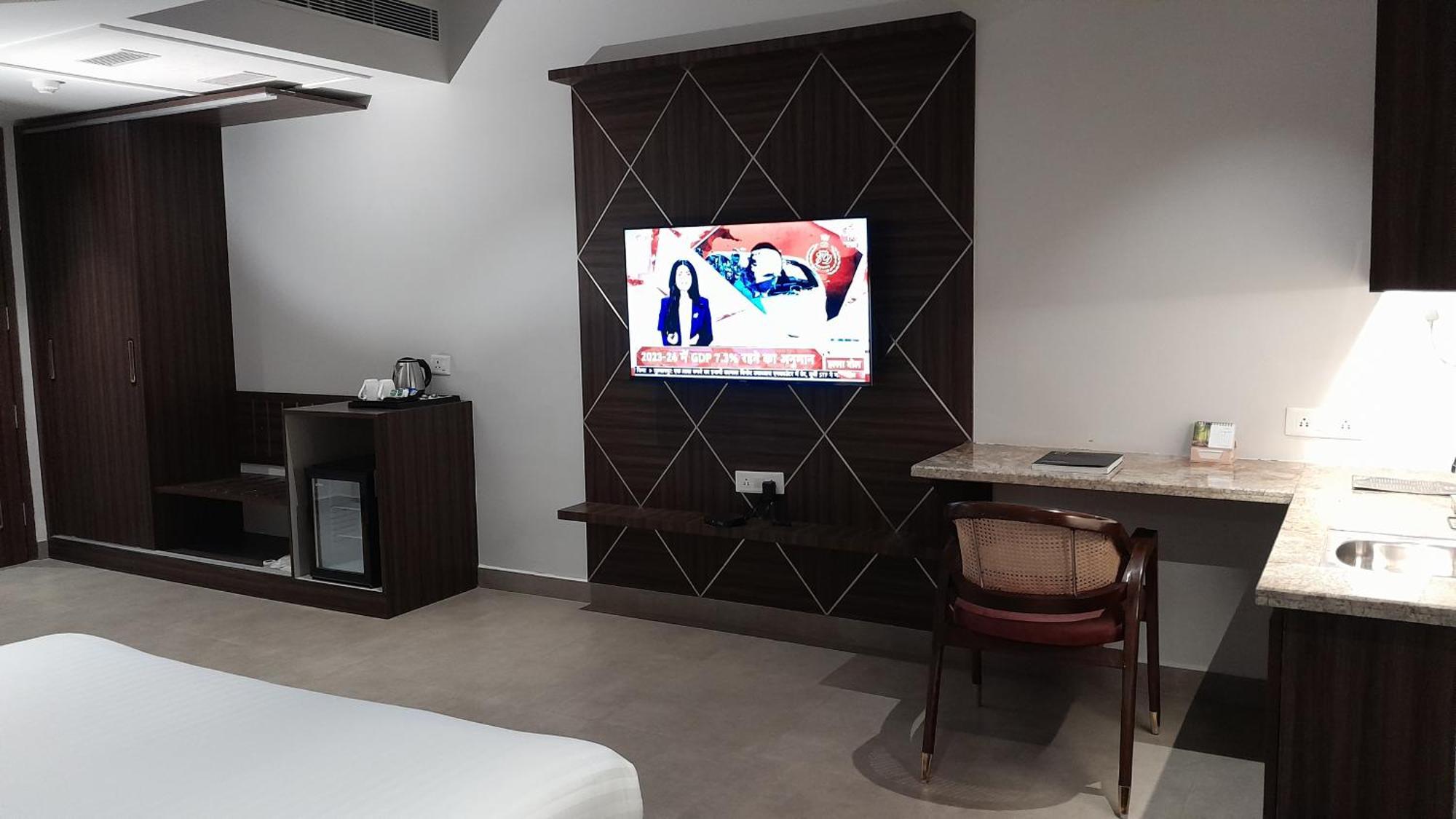 Belvedere Suites Greater Noida Exterior photo